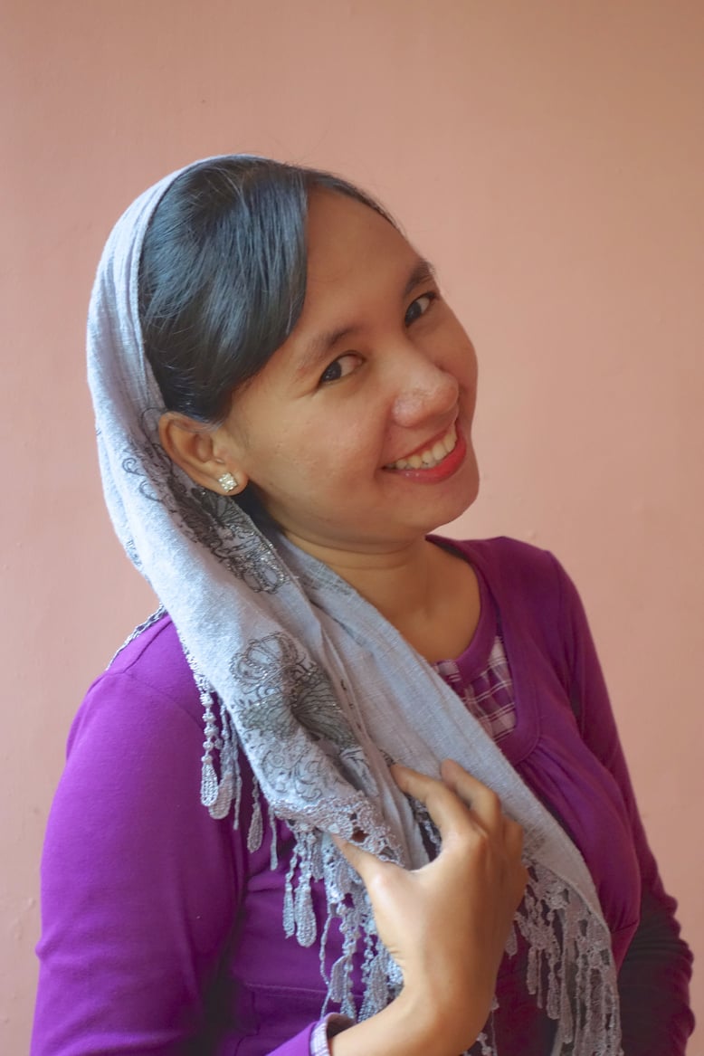 Indonesian woman wearing scarf